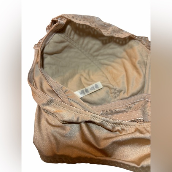 Rhonda Shear Pin Up Lace Leisure Bra - Picture 8 of 11